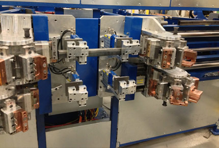 longeron rayonnage - détail : serrage profil